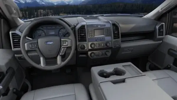 2022 F550 Cab/Chassis - Image 3