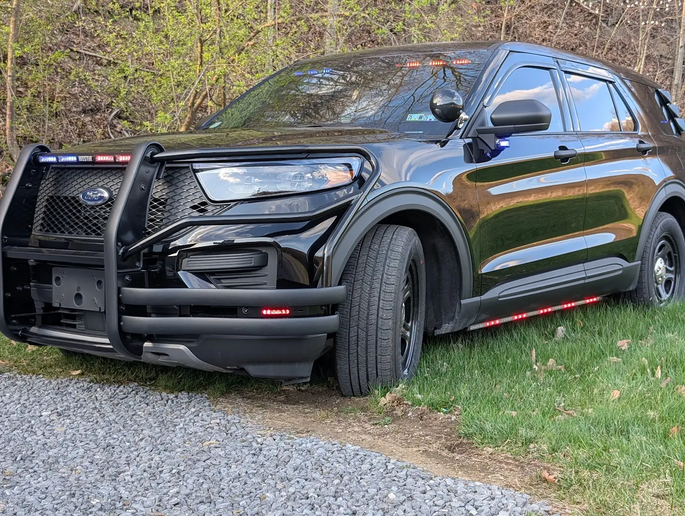 Ford explorer PIU with police lights on